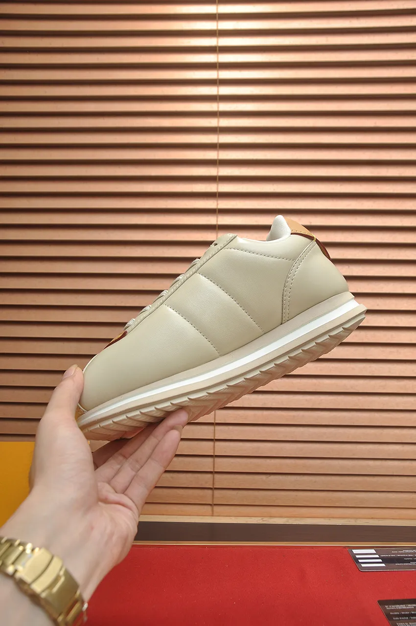 Men's men's shoes 💰700💶[LOUIS VUITTON] new original order 🍀LV Louis Vuitton * - top version of LV classic trendy shoes! Made of imported original fabrics, mesh lining, and original wear-resistant rubber foam outsole! High quality products! Size (female 35-40)